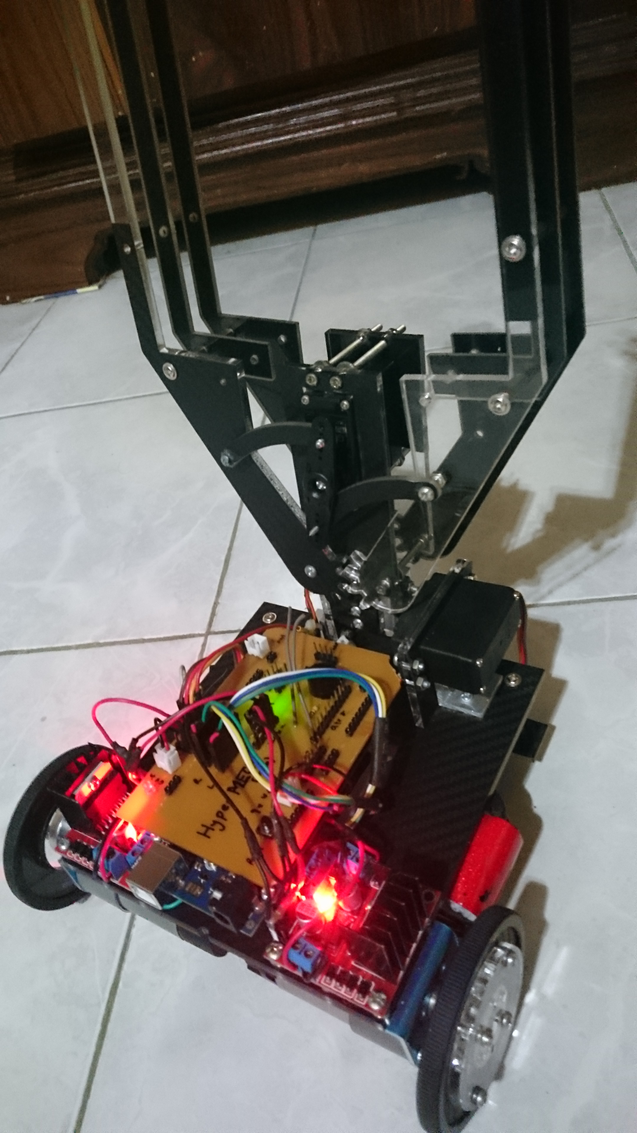 ATMoBot - Arduino based Line follower for SLRC 2017 cover